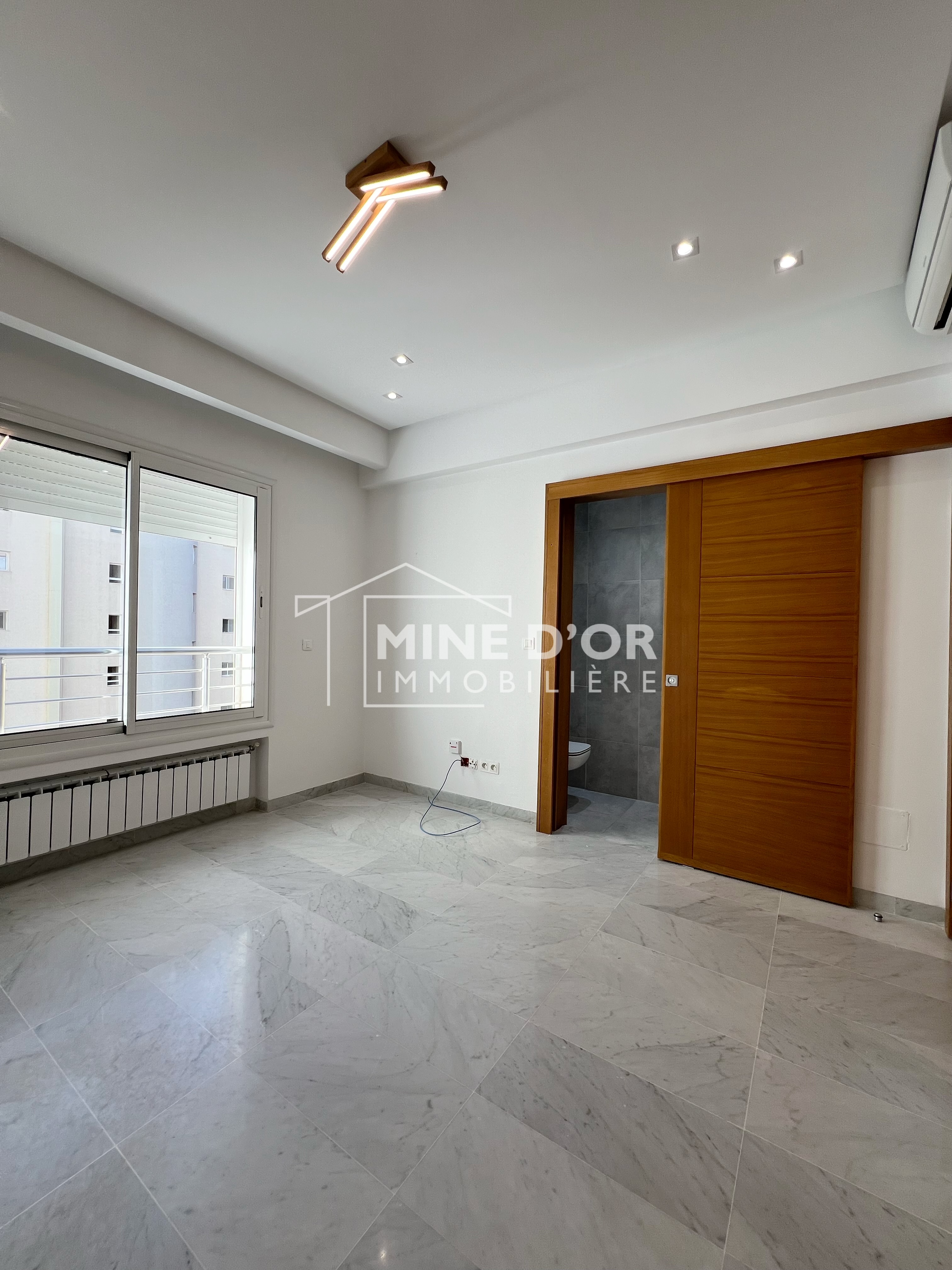 Cite El Khadra Zone urbaine nord Bureaux & Commerces Bureau Al bureau hall plus 4 pices haut standing