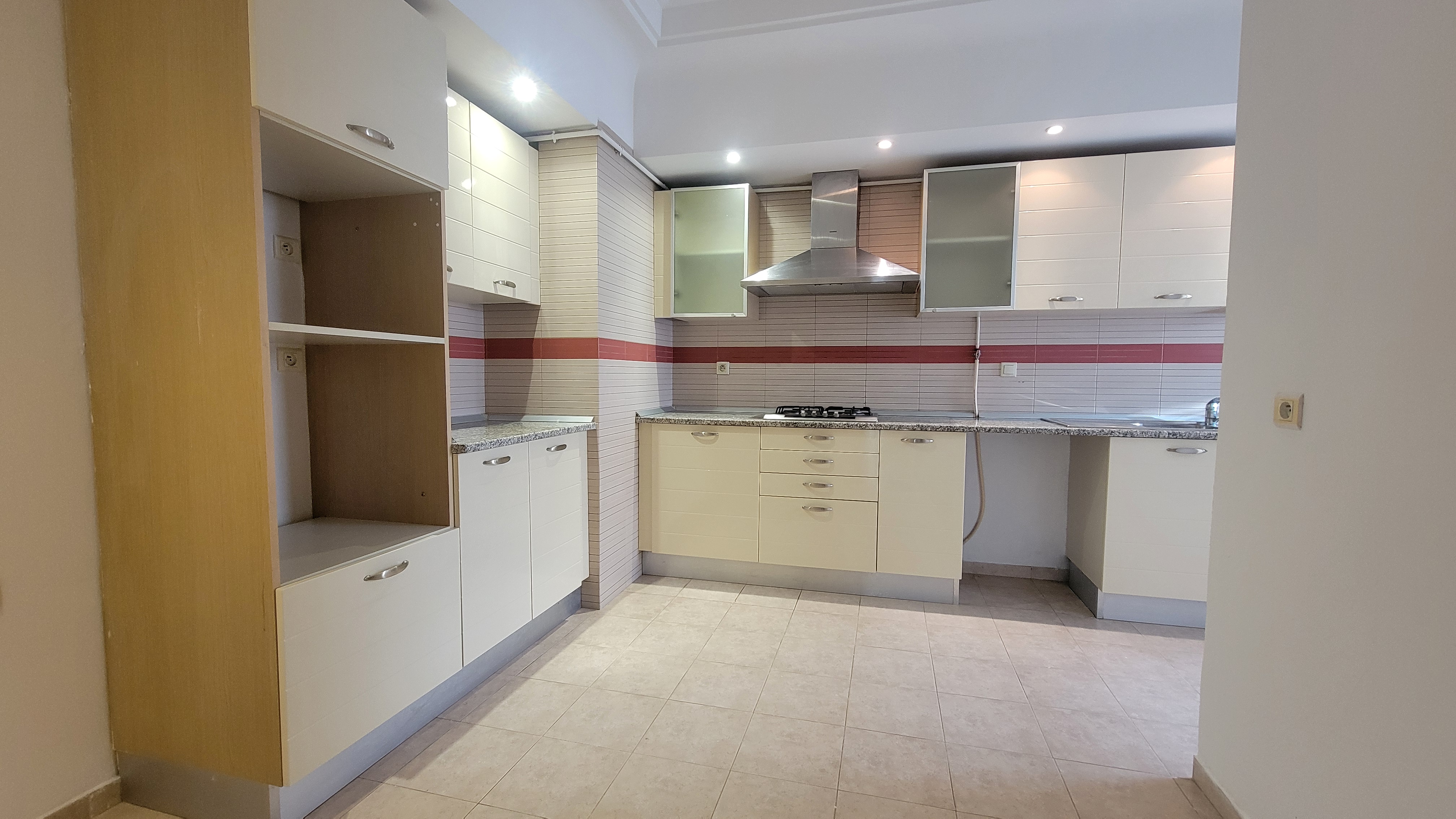 La Marsa Berge Du Lac Location Appart. 3 pices Appartement s2 au lac 2 sur l'avenue de la bourse