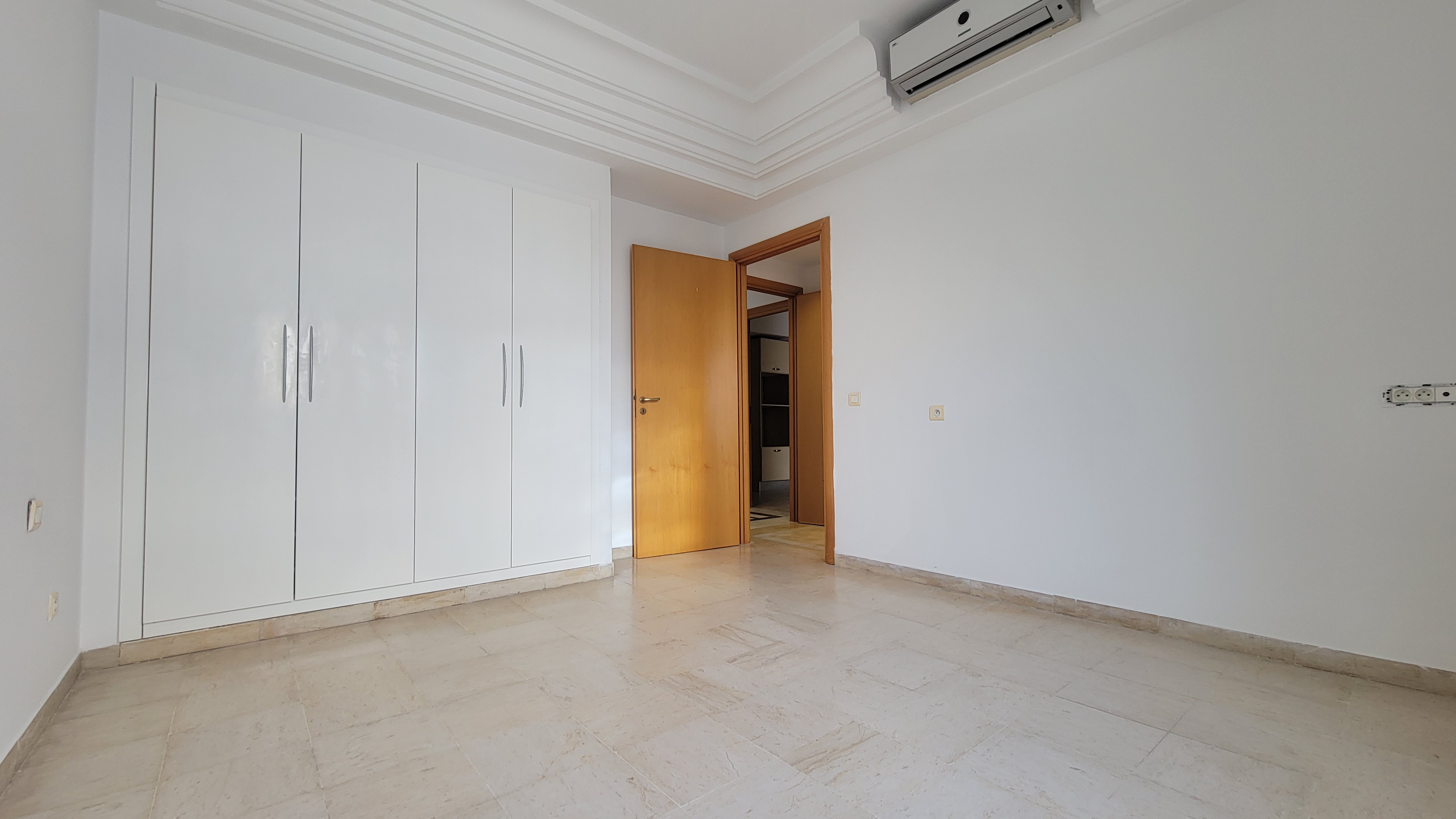 La Marsa Berge Du Lac Location Appart. 3 pices Appartement s2 au lac 2 sur l'avenue de la bourse