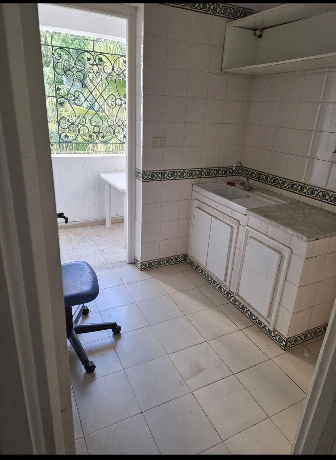 El Menzah El Manar 1 Location Appart. 2 pices Studio s1 2 chambres spares manar1