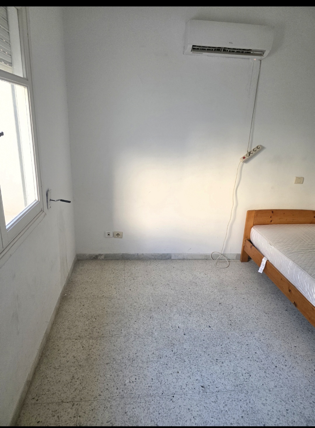 El Menzah El Manar 1 Location Appart. 2 pices Studio s1 2 chambres spares manar1