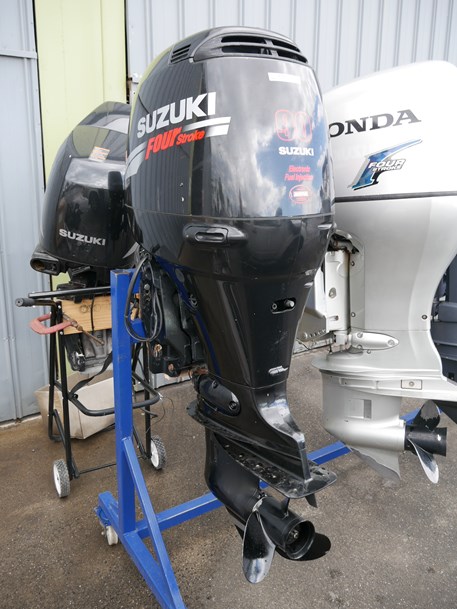 Indre et Loire Avon les Roches  Moteurs et pices Moteurs Hors-Bord New or used outboard inboard yamaha suzuki