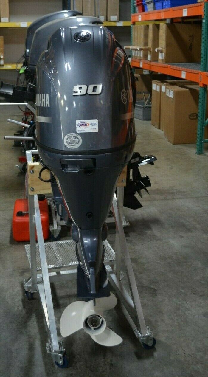 Indre et Loire Avon les Roches  Moteurs et pices Moteurs Hors-Bord New or used outboard inboard yamaha suzuki
