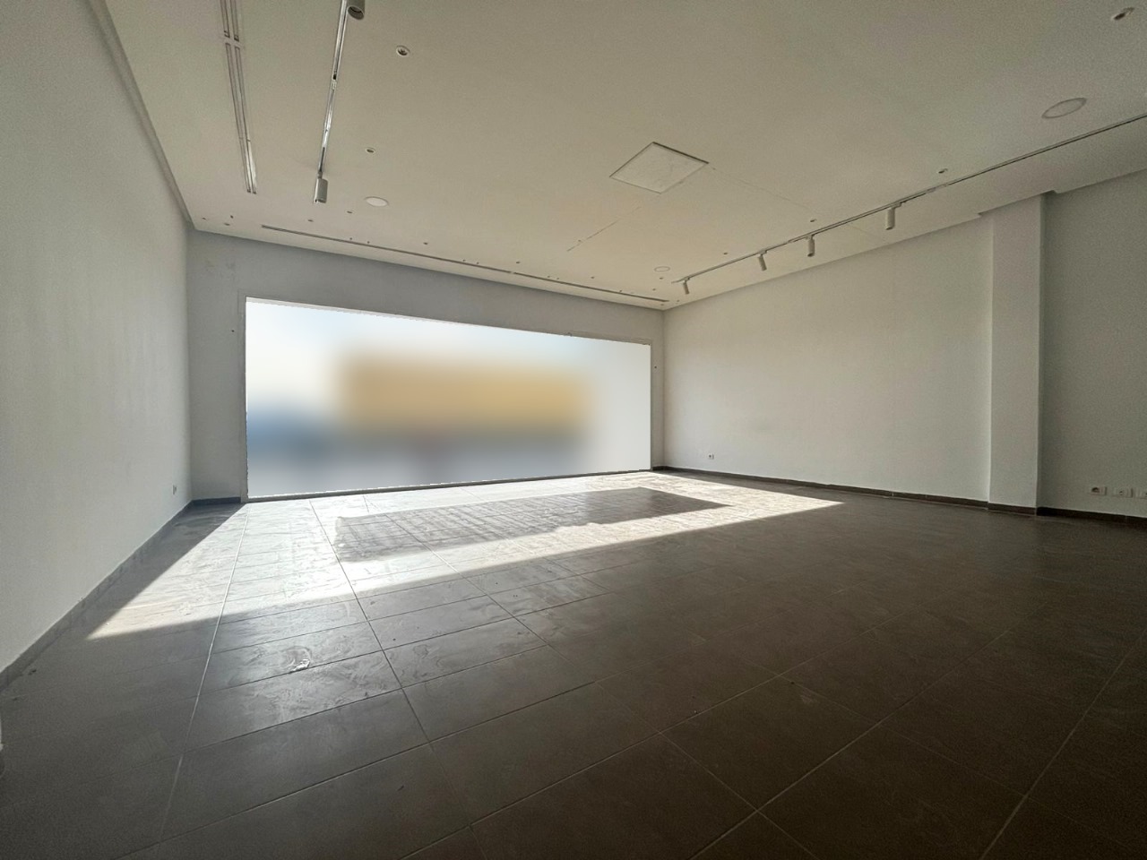 La Marsa Sidi Daoud Bureaux & Commerces Surfaces Local commercial sur la route de la marsa