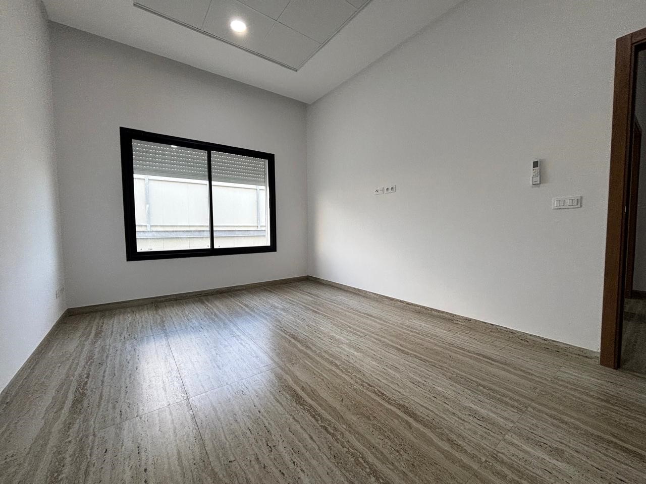 La Soukra La Soukra Bureaux & Commerces Bureau Bureau h2  la soukra