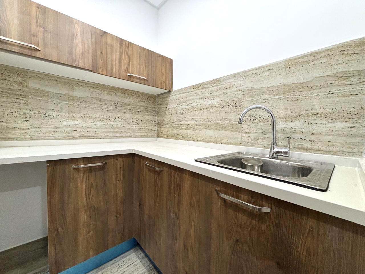 La Soukra La Soukra Bureaux & Commerces Bureau Bureau h2  la soukra