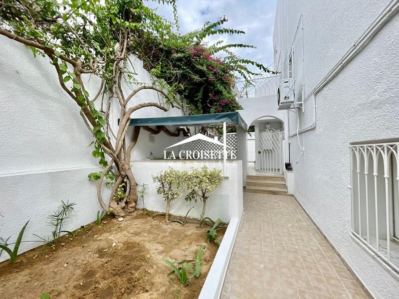 La Marsa Cite El Moustakbel (La Marsa) Location Appart. 4 pices Rez de chausse de villa s3  la marsa mrcl0270