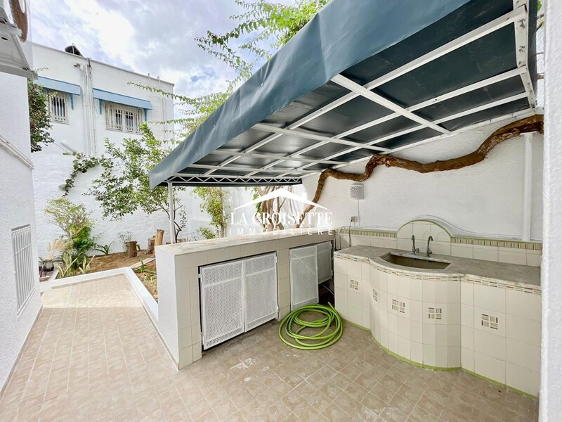 La Marsa Cite El Moustakbel (La Marsa) Location Appart. 4 pices Rez de chausse de villa s3  la marsa mrcl0270