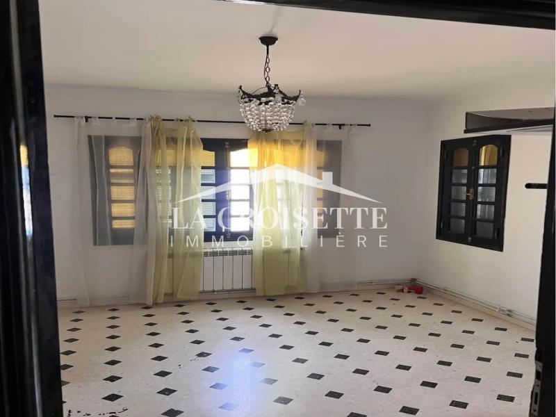 La Marsa Marsa Safsaf Location Appart. 2 pices Etage de villa s 2 indpendant  zel0574