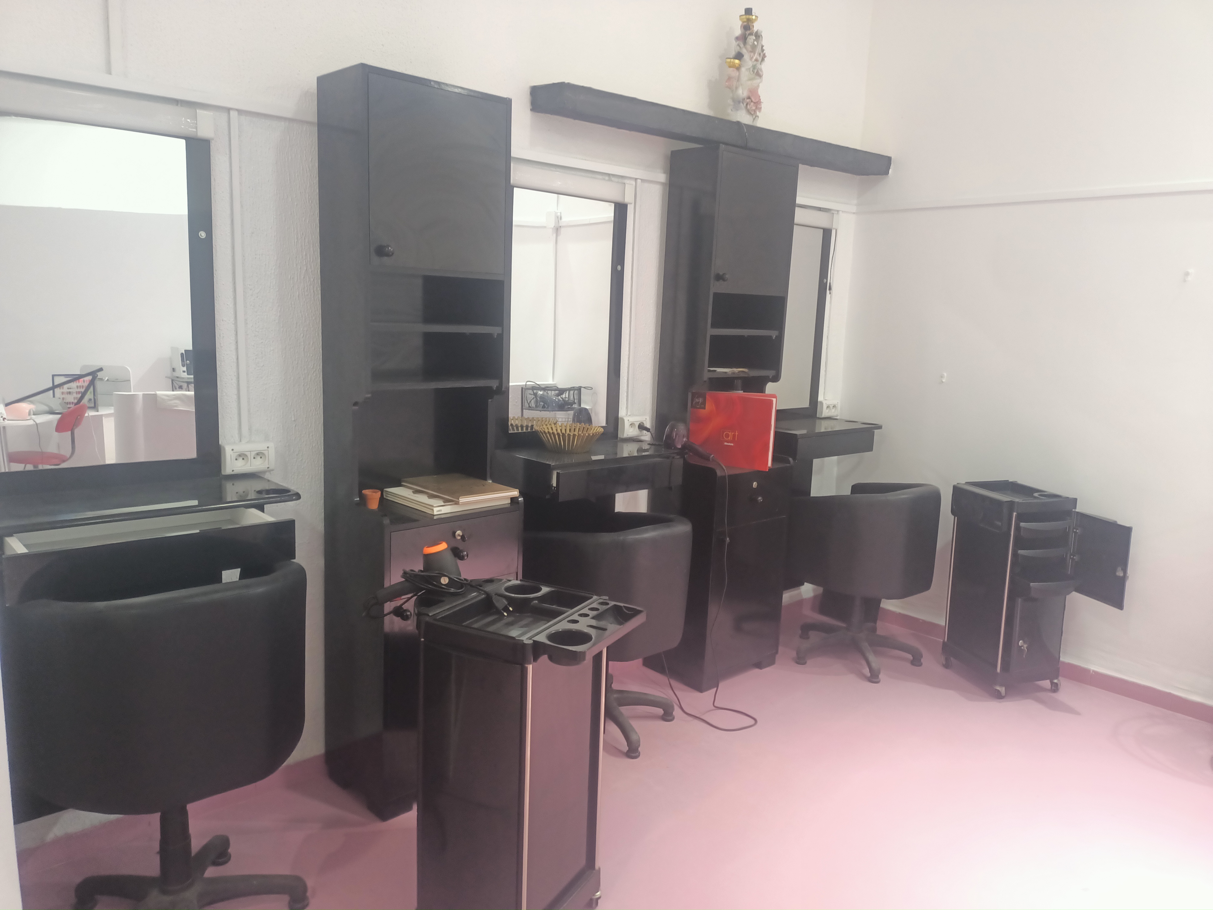 Ariana Ville Ariana Location Appart. 3 pices Salon de coiffure et esthtique femme