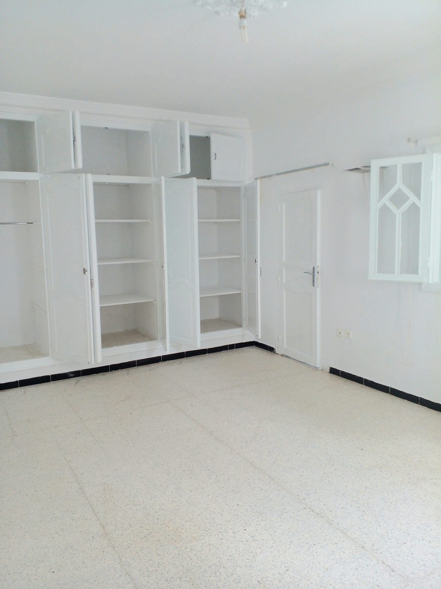 Ariana Ville Cite Ennasr 1 Location Appart. 1 pice Grand s0 vide prs amilcar