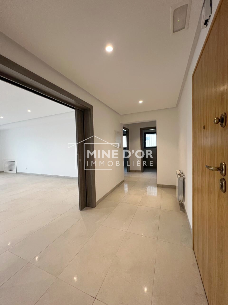 El Menzah Mutuelle Ville Location Appart. 4 pices Al un vaste s3 jamais habit a mutuelleville