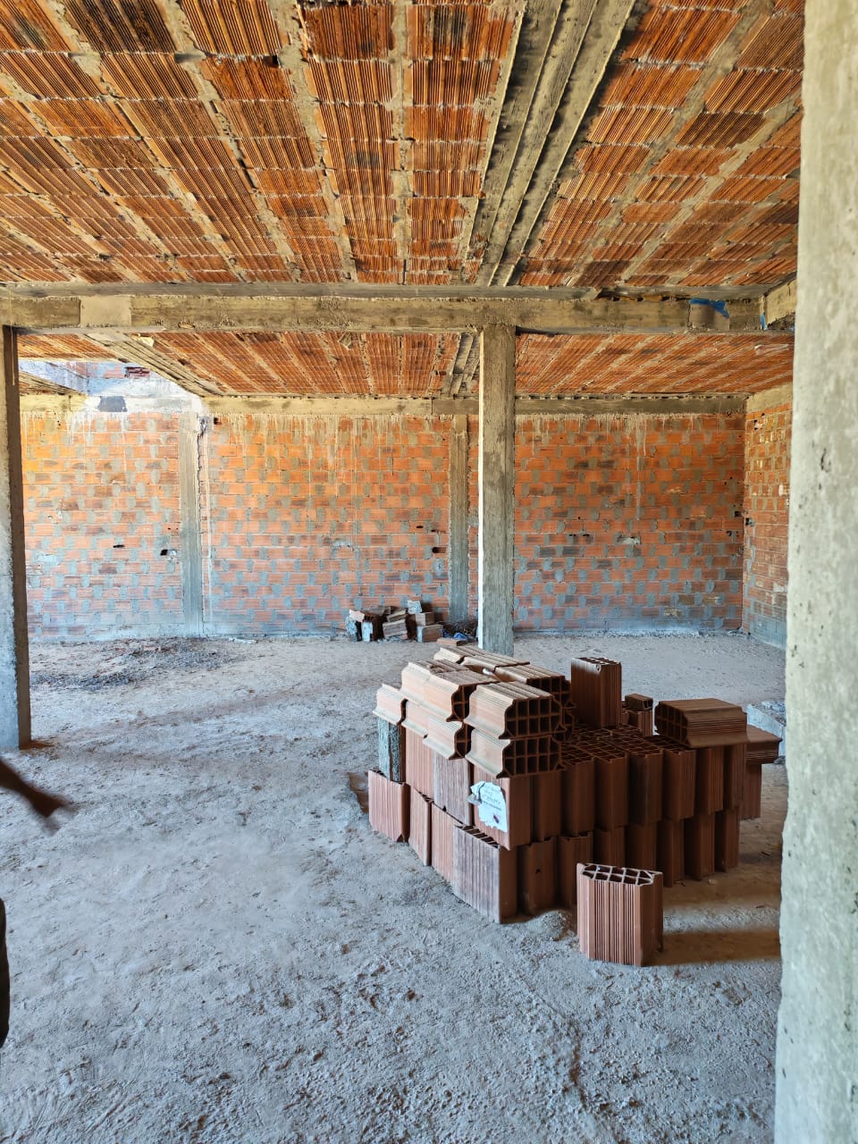 El Mourouj El Mourouj Vente Maisons Espace comercial en rc avec 2 etages non acheves