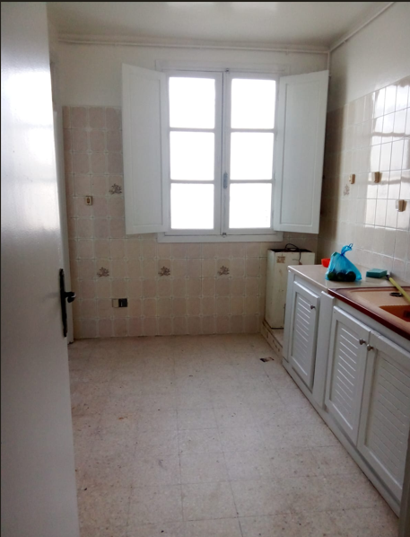 Bab Souika Bab El Khadra Location Appart. 3 pices S plus 2 ensoleill et ar