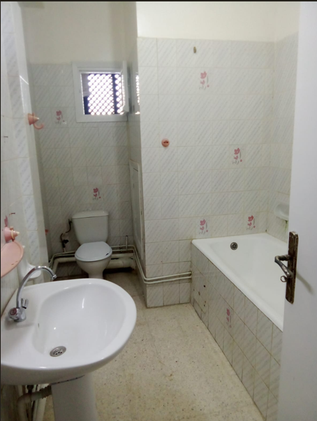 Bab Souika Bab El Khadra Location Appart. 3 pices S plus 2 ensoleill et ar