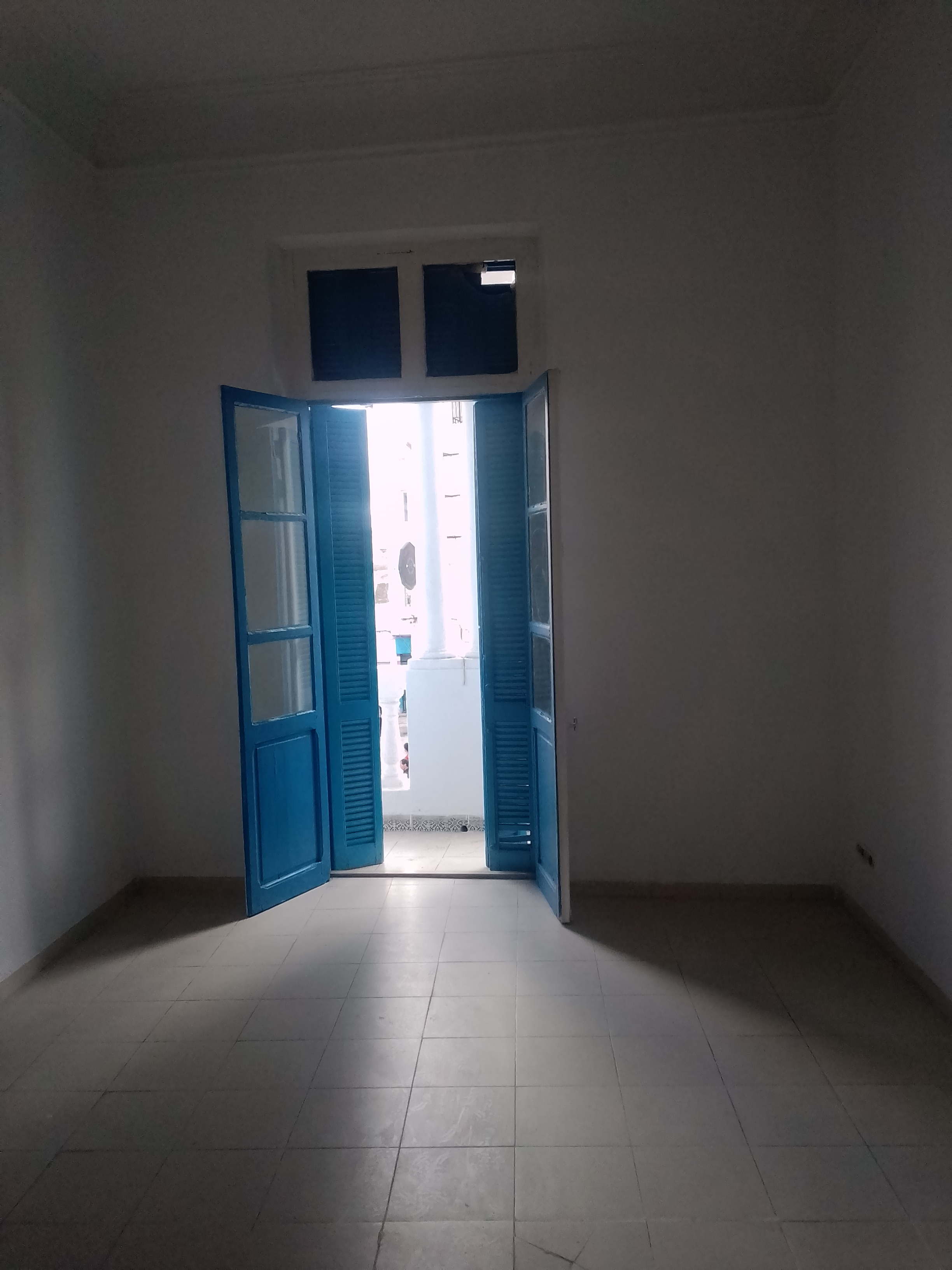 Bab Bhar Bab El Jazira Location Appart. 4 pices Pres lyce beb jdid