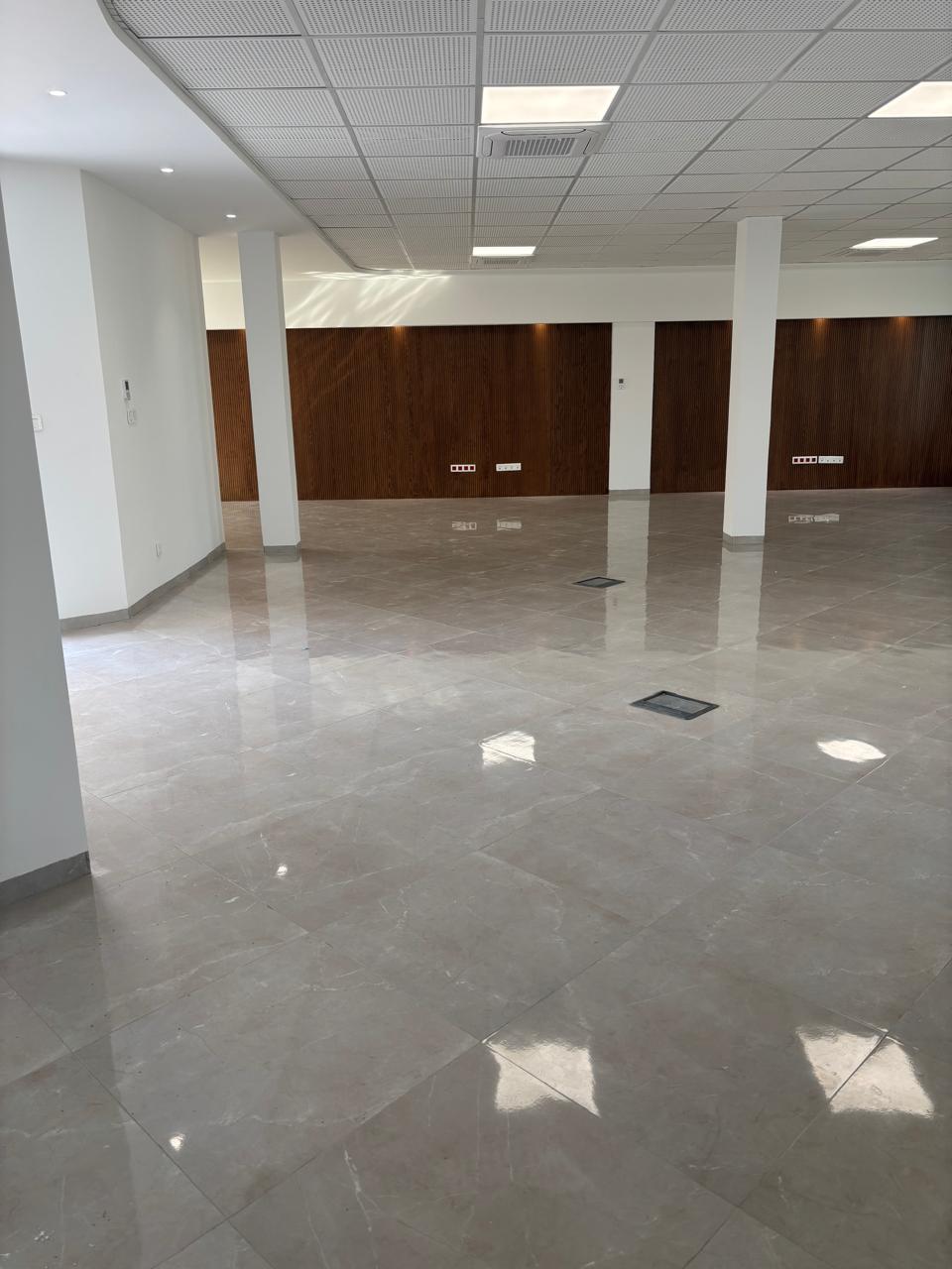 La Marsa Berge Du Lac Bureaux & Commerces Bureau Lac 1 bureau 275 m2 etat remis a neuf