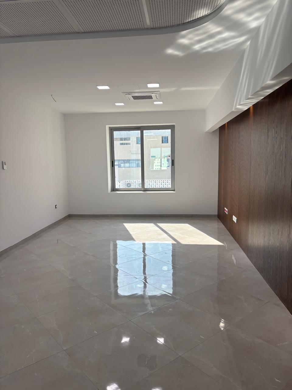 La Marsa Berge Du Lac Bureaux & Commerces Bureau Lac 1 bureau 275 m2 etat remis a neuf