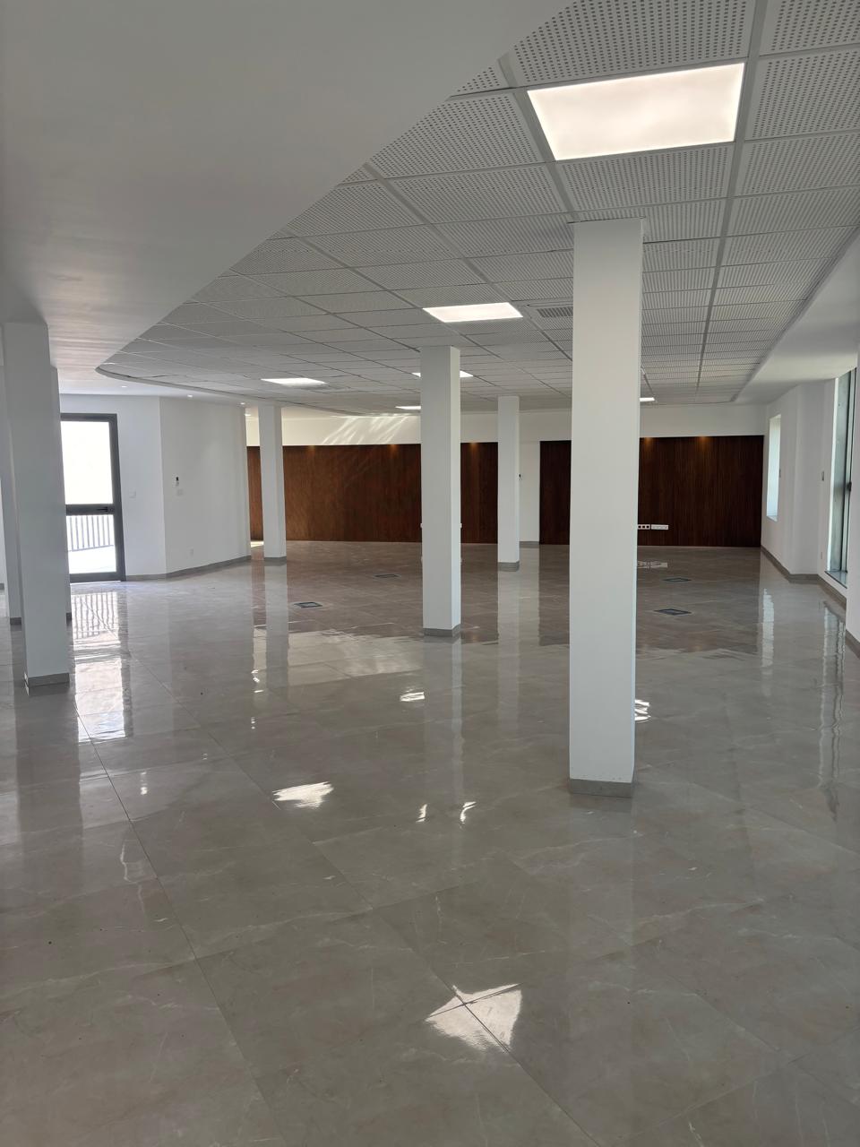 La Marsa Berge Du Lac Bureaux & Commerces Bureau Lac 1 bureau 275 m2 etat remis a neuf