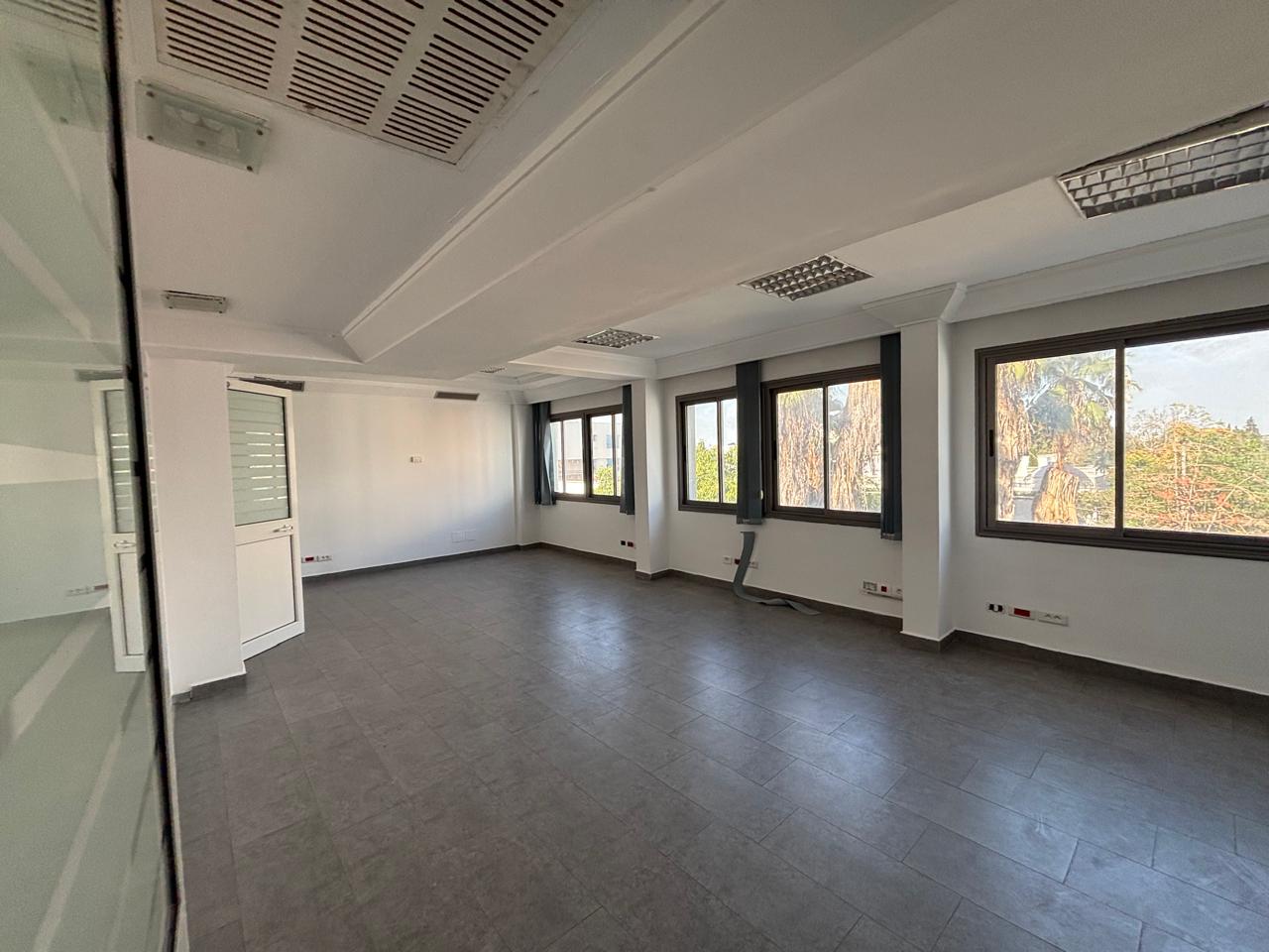 El Menzah Tunis Belvedere Bureaux & Commerces Bureau Bureau 350 m2 au belvdre proche tennis club