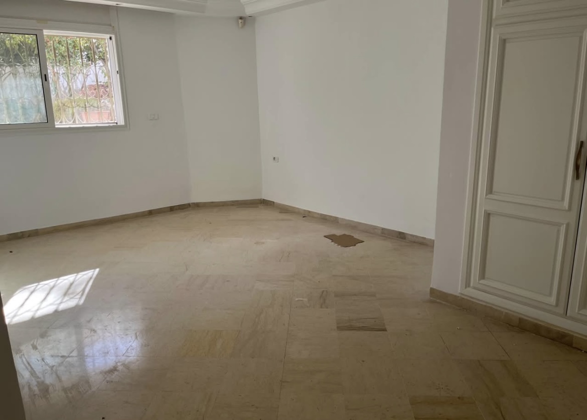 Mnihla Jardins d'el Menzah Location Appart. 2 pices S plus 1 situ au rez de chausse d une villa