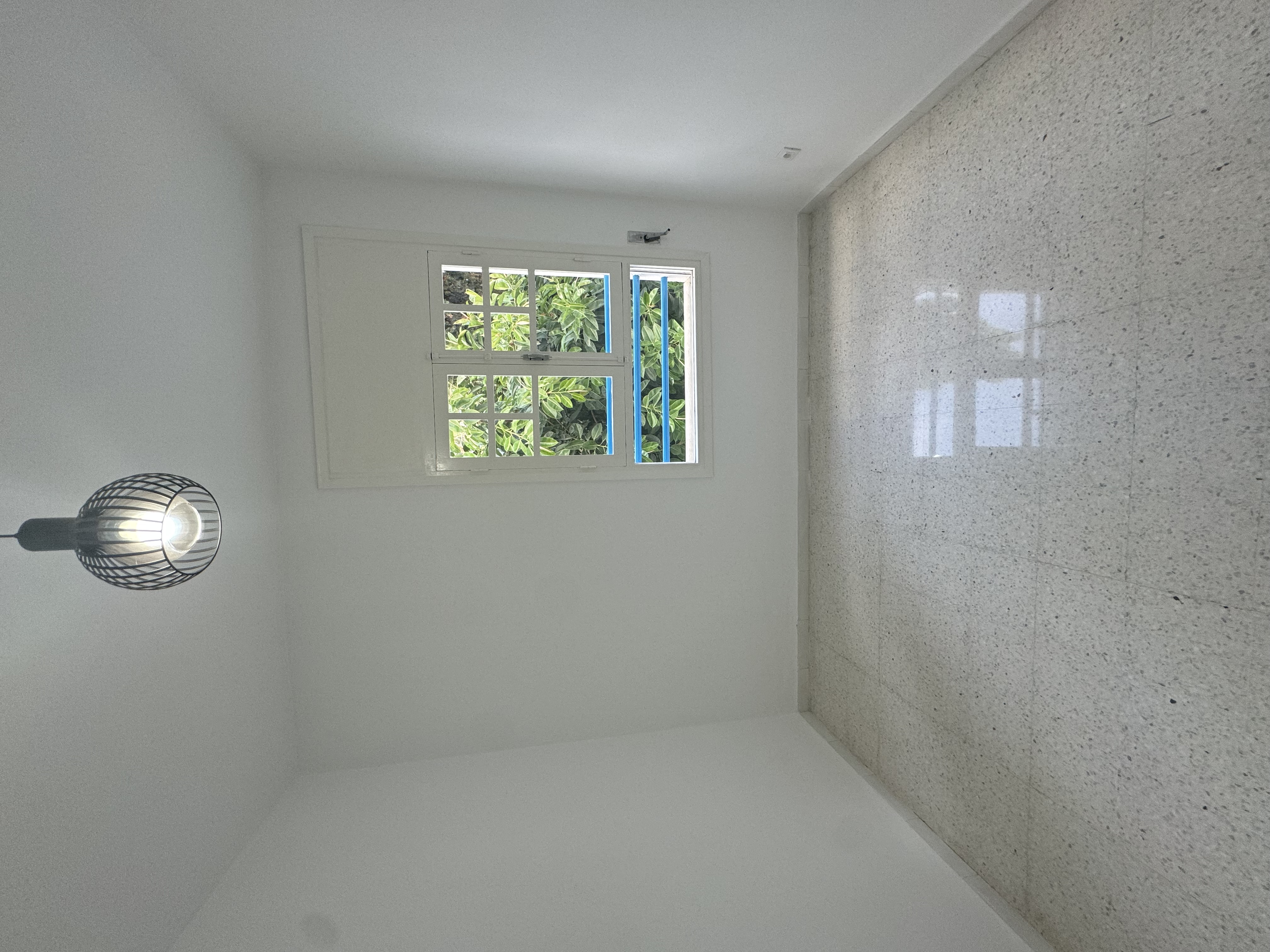 Carthage Cartage Byrsa Location Appart. 4 pices 3 chambres  salon et vranda cit tanit carthage