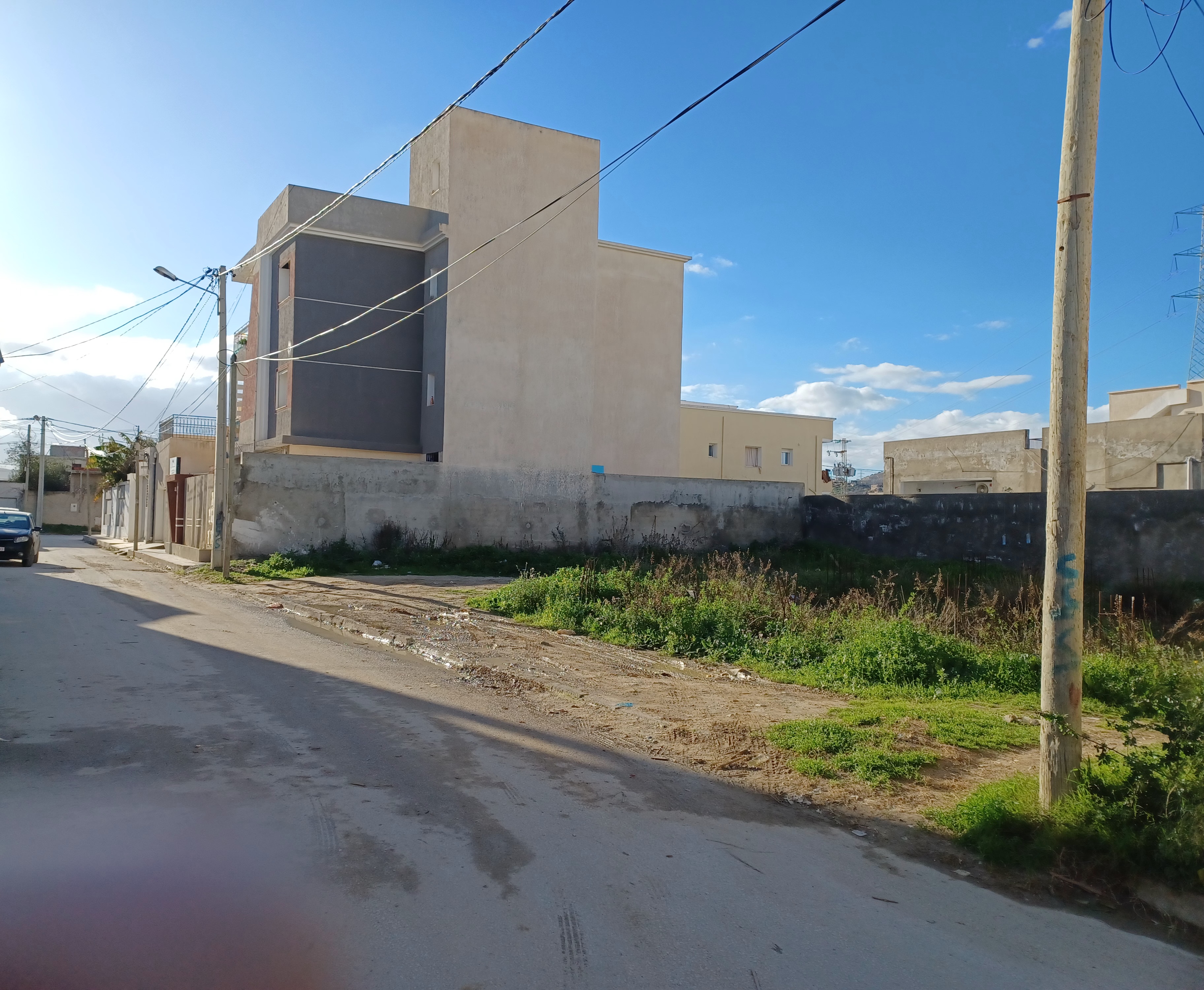 Raoued Ariana Essoughra Terrain Terrain nu Lot de terrain de 235m  ariana soghra