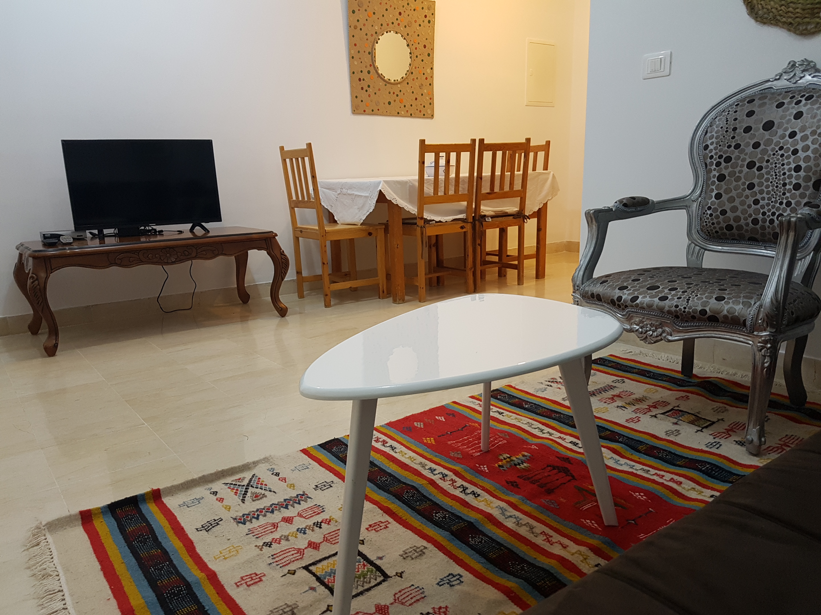 La Marsa El Aouina Location Appart. 2 pices Wahat joli s1 meubl nuit