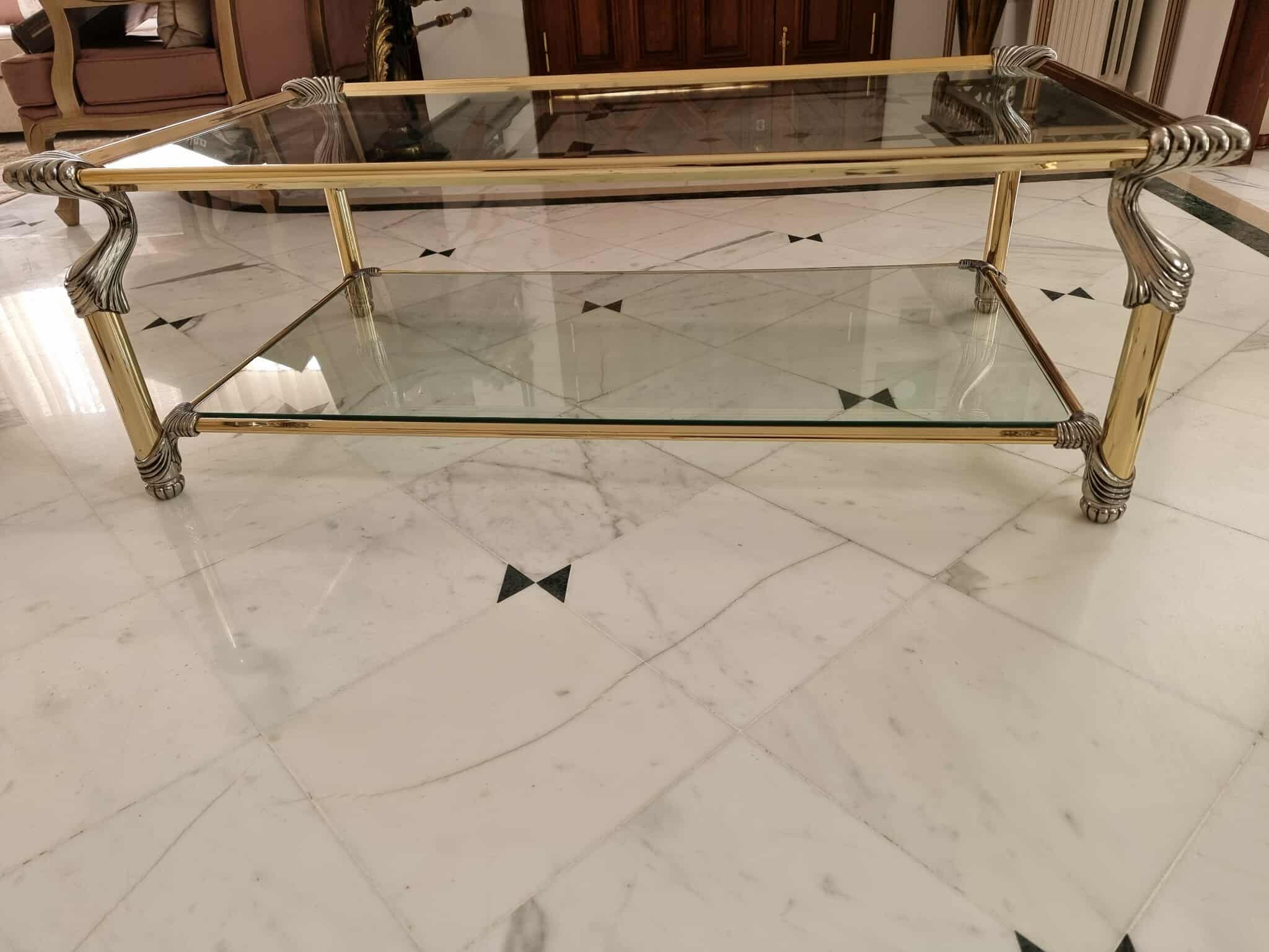 Ariana Ville Cite Ennasr 2 Salon - Salle  manger  Tables basses Table basse en laiton et verre