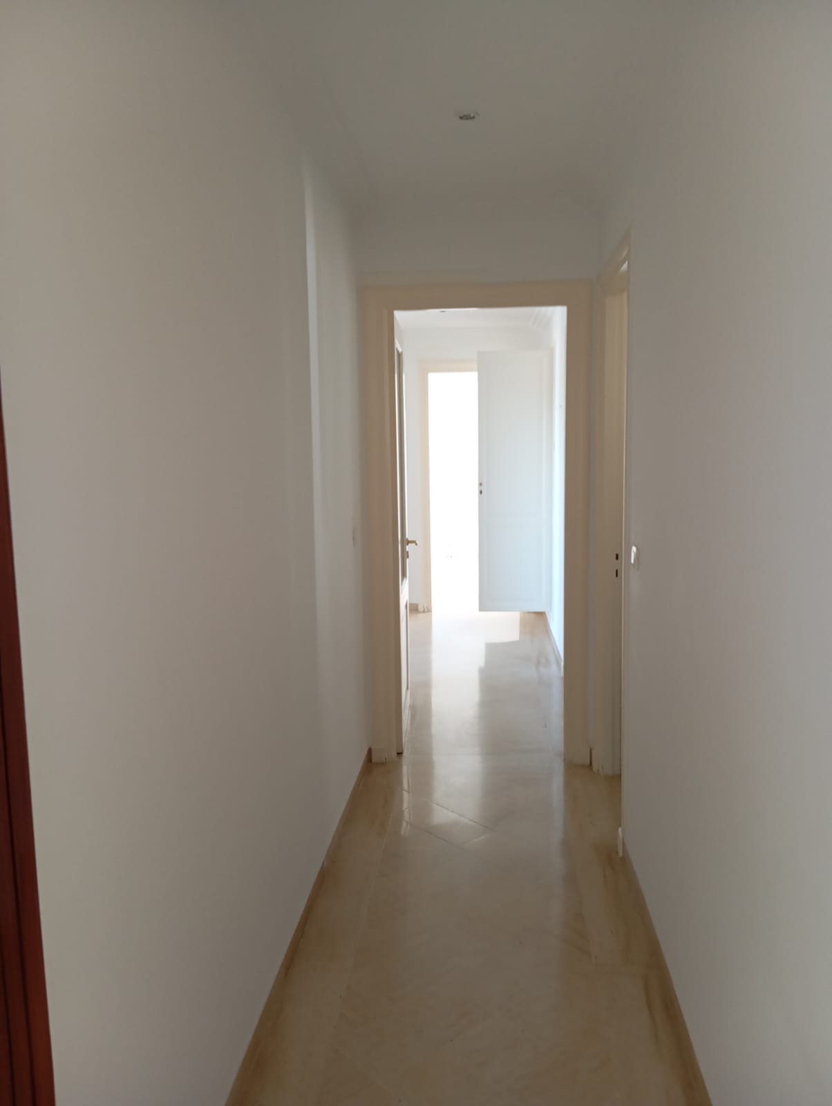 La Marsa El Aouina Location Appart. 4 pices Apprtement    s3  lwahat