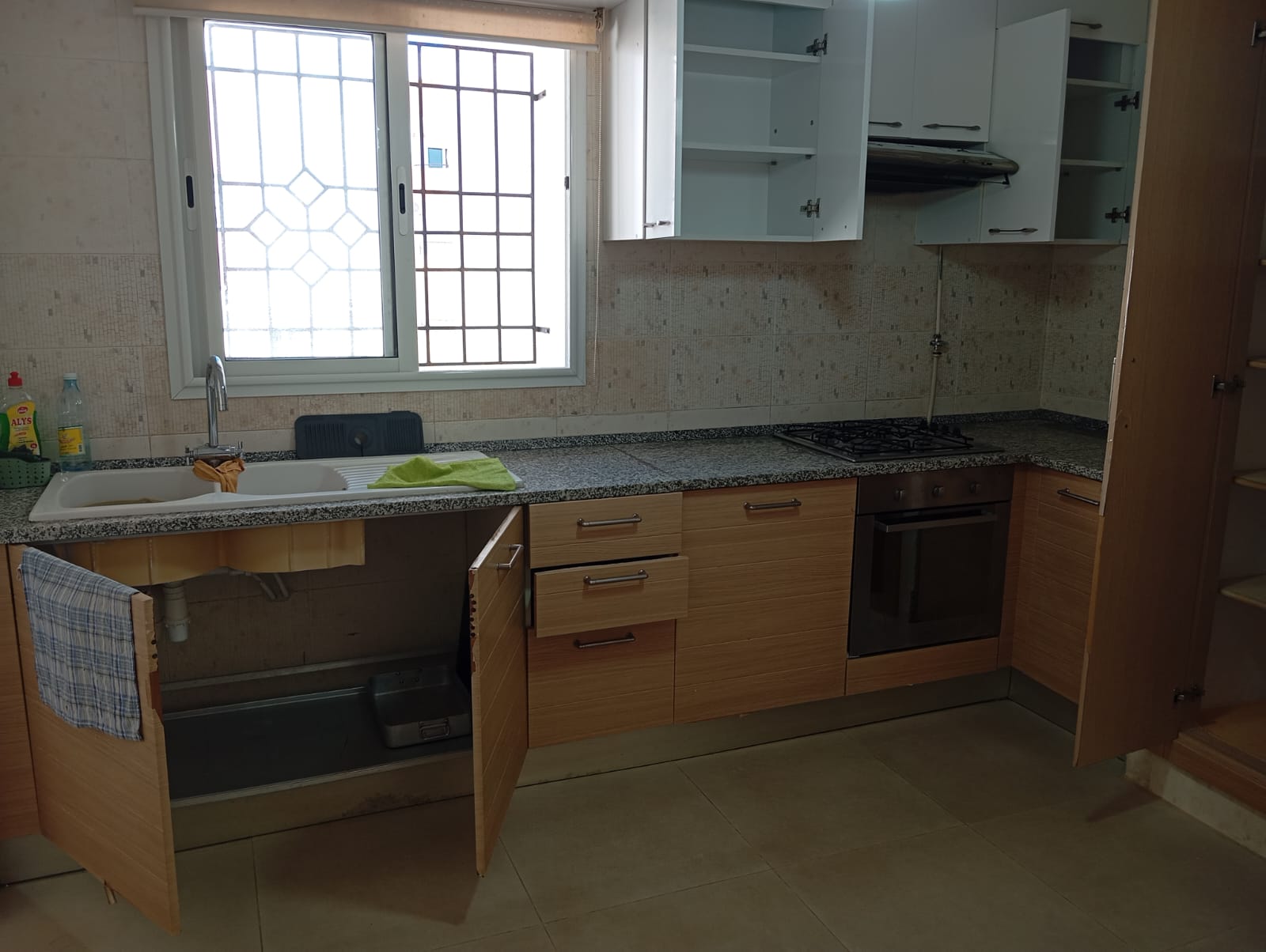 La Marsa El Aouina Location Appart. 4 pices Apprtement    s3  lwahat