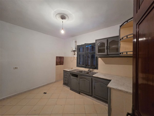 Hammam Lif Cite Ennouzha Location Appart. 4 pices Appartement s plus 3 150 m2 au 1er tage