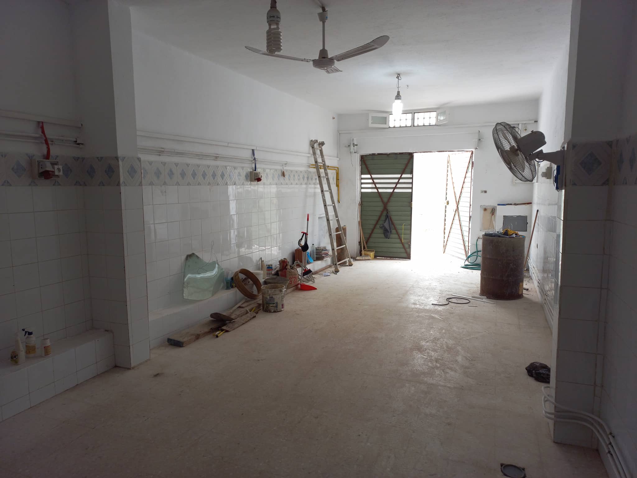 La Marsa&nbsp;El Aouina&nbsp;Location&nbsp;Surfaces&nbsp;D�p�t de 60 m � cit� les oranger la soukra