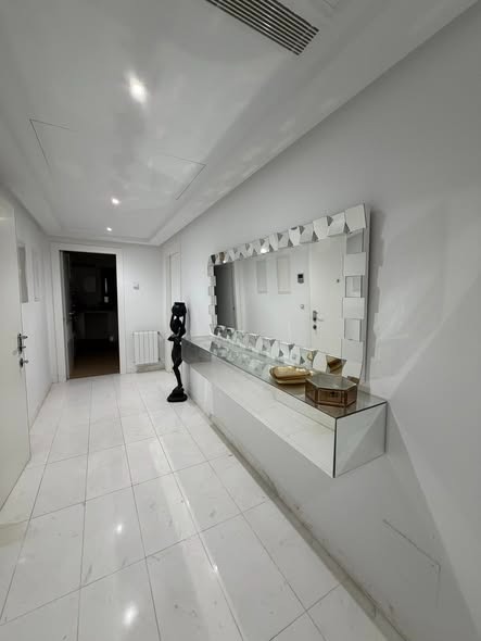 Ariana Ville&nbsp;Cite Ennasr 2&nbsp;Location&nbsp;Appart. 4 pi�ces&nbsp;S plus 3 meubl� a ennasr 2 wb4364