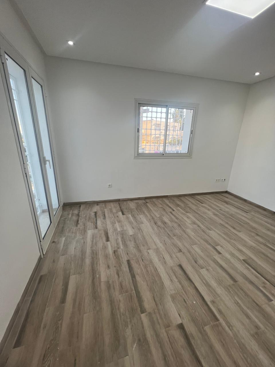 El Menzah&nbsp;El Menzah 9&nbsp;Bureaux & Commerces&nbsp;Bureau&nbsp;Bureau s plus 1 hst a el manzah 9 wb4091