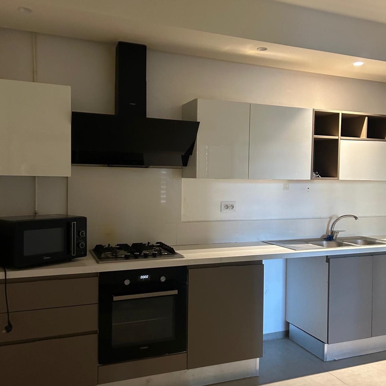 Ariana Ville Cite Ennasr 2 Location Appart. 3 pices Appartement s2 ht standing avec ppkg ss sol