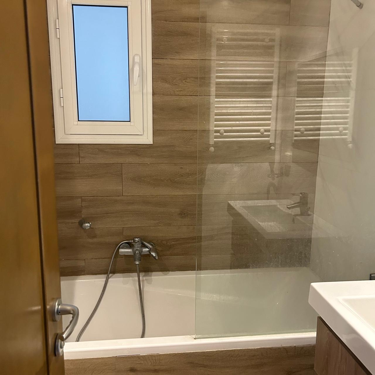 Ariana Ville Cite Ennasr 2 Location Appart. 3 pices Appartement s2 ht standing avec ppkg ss sol