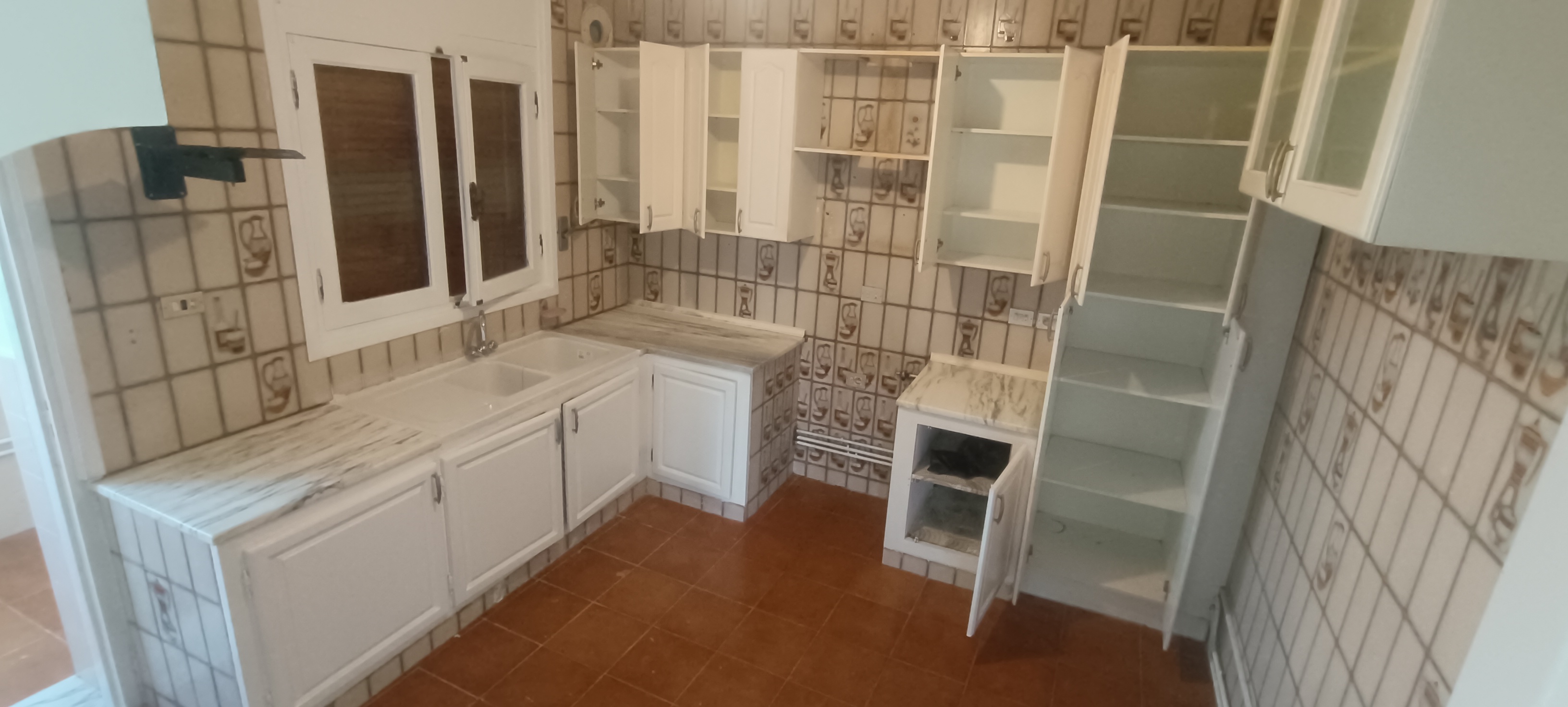 El Menzah&nbsp;Mutuelle Ville&nbsp;Location&nbsp;Appart. 5 pi�ces+&nbsp;Agreable etage de villa s5