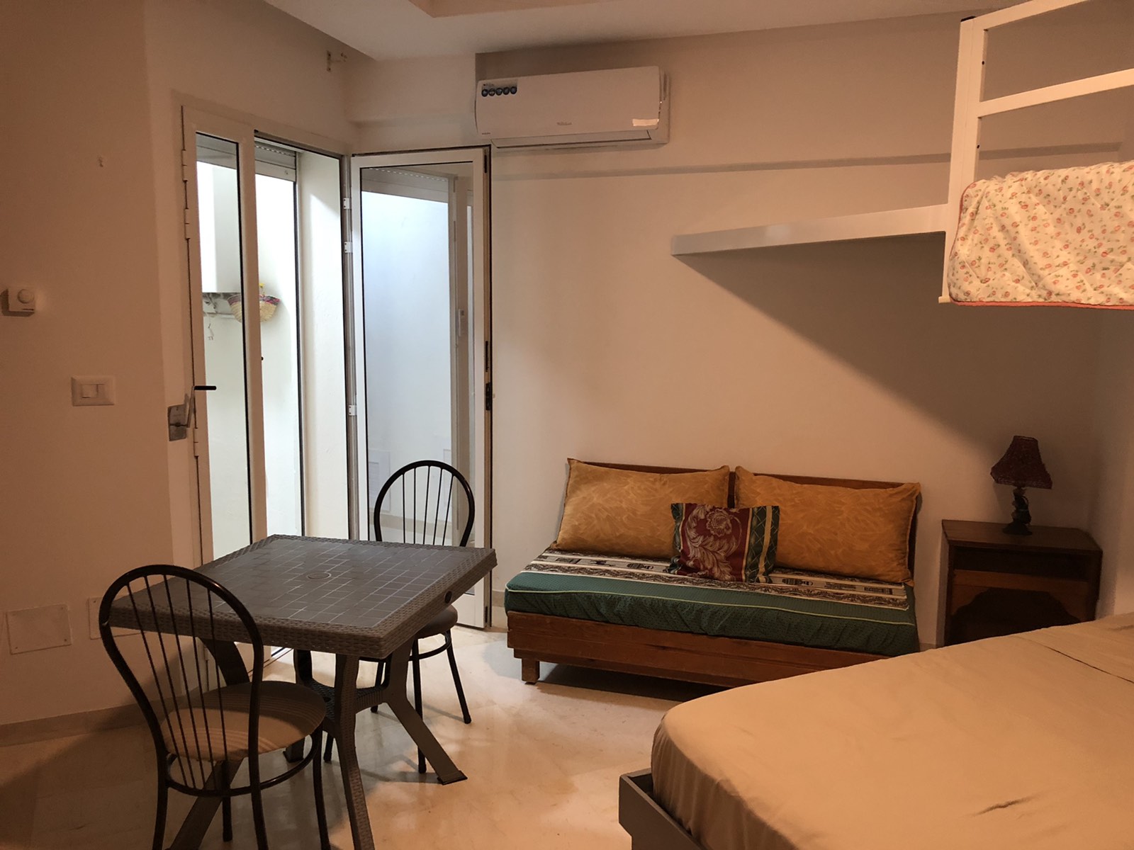 Ain Zaghouan&nbsp;Ain Zaghouan&nbsp;Location&nbsp;Appart. 1 pi�ce&nbsp;Studio s0 meubl�