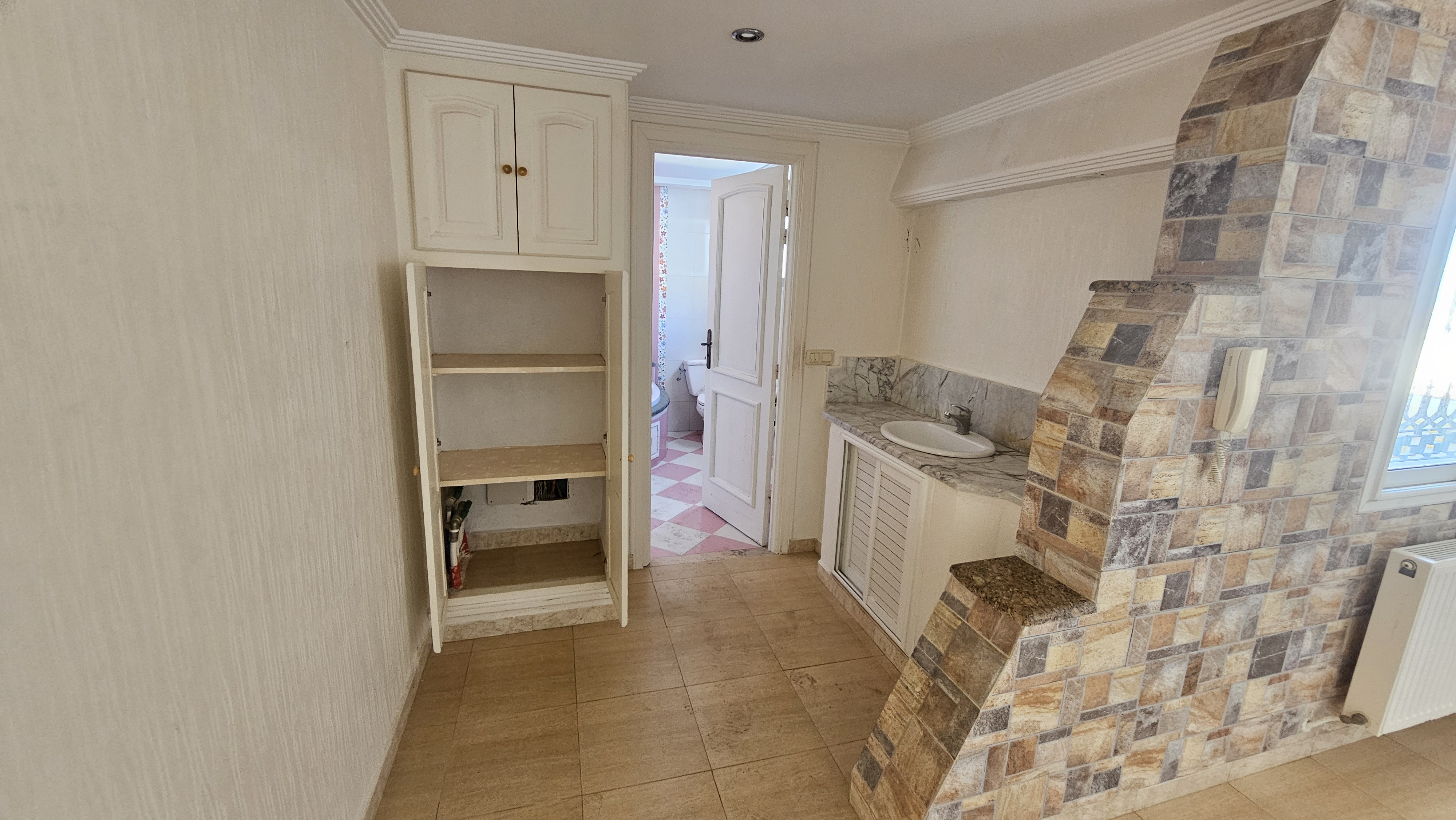 Monastir&nbsp;Cite Cnrps&nbsp;Location&nbsp;Appart. 3 pi�ces&nbsp;Studio a monastir