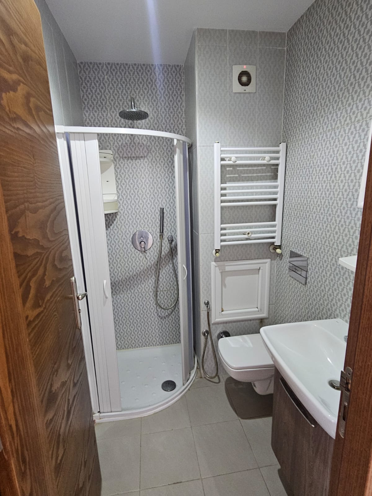 La Marsa&nbsp;El Aouina&nbsp;Location&nbsp;Appart. 2 pi�ces&nbsp;S plus un vue d�gag�e jardins l'aouina