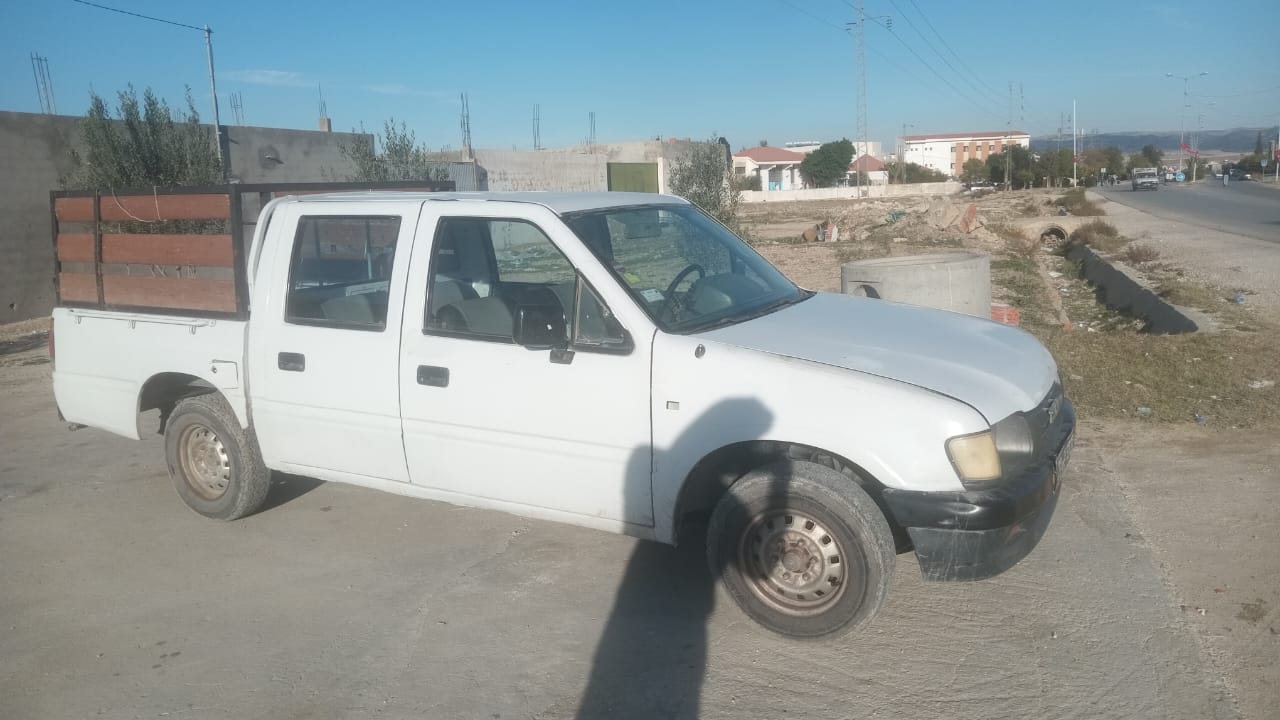 Siliana Sud&nbsp;Siliana&nbsp;Isuzu&nbsp;Autre Mod�le&nbsp;Isuzu bonne �tat pour les int�ress�s