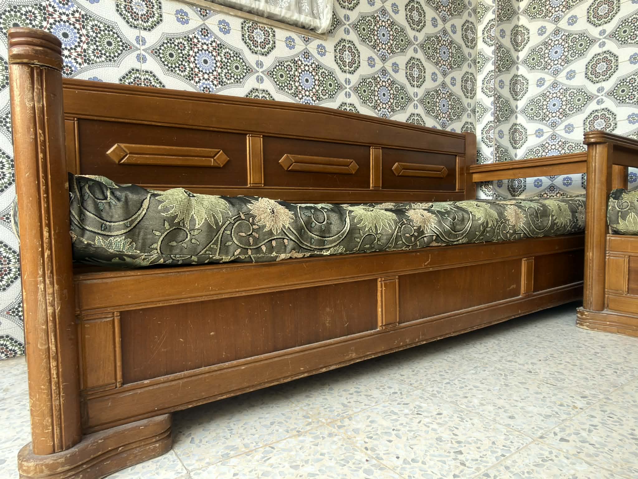 La Soukra&nbsp;Borj Louzir&nbsp;Salon - Salle � manger &nbsp;Baquette (banke)&nbsp;Bonne occasion