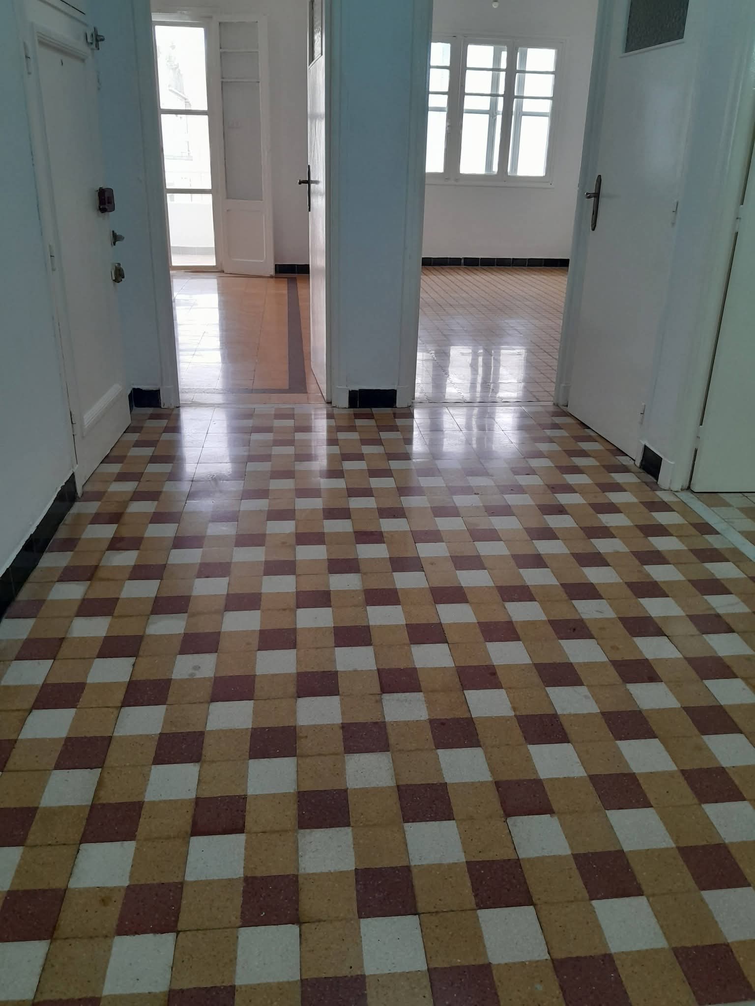 El Menzah&nbsp;Tunis Belvedere&nbsp;Location&nbsp;Appart. 4 pi�ces&nbsp;Appt s3 tr�s propre place jean d'arc belv�d�re