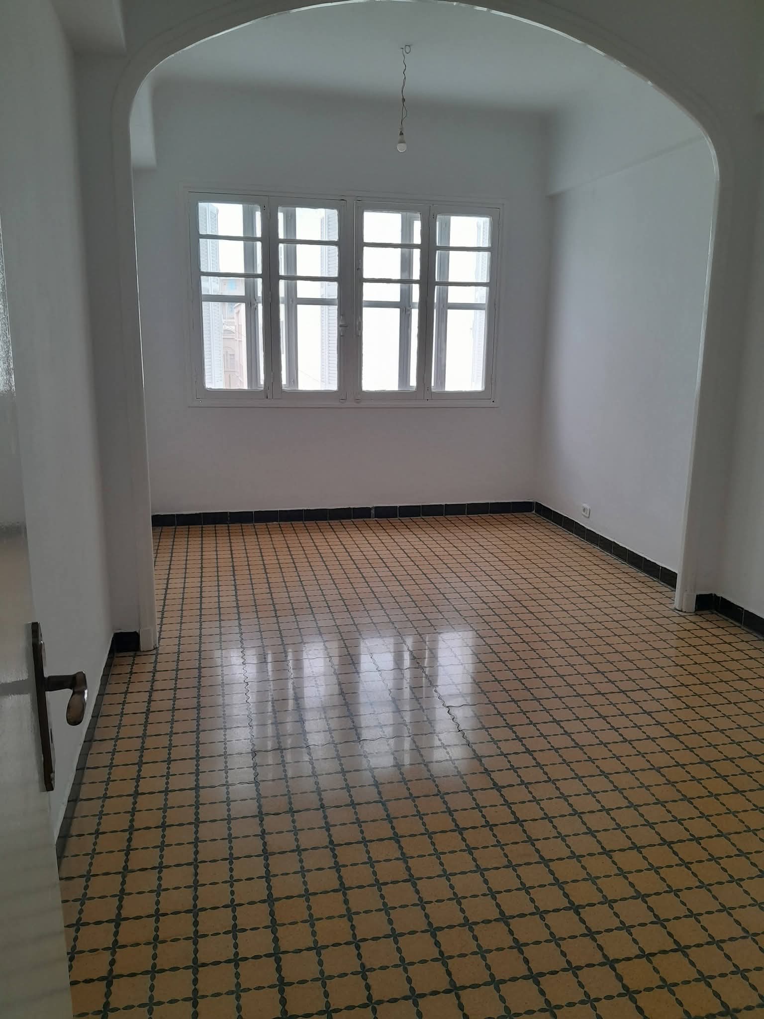 El Menzah&nbsp;Tunis Belvedere&nbsp;Location&nbsp;Appart. 4 pi�ces&nbsp;Appt s3 tr�s propre place jean d'arc belv�d�re