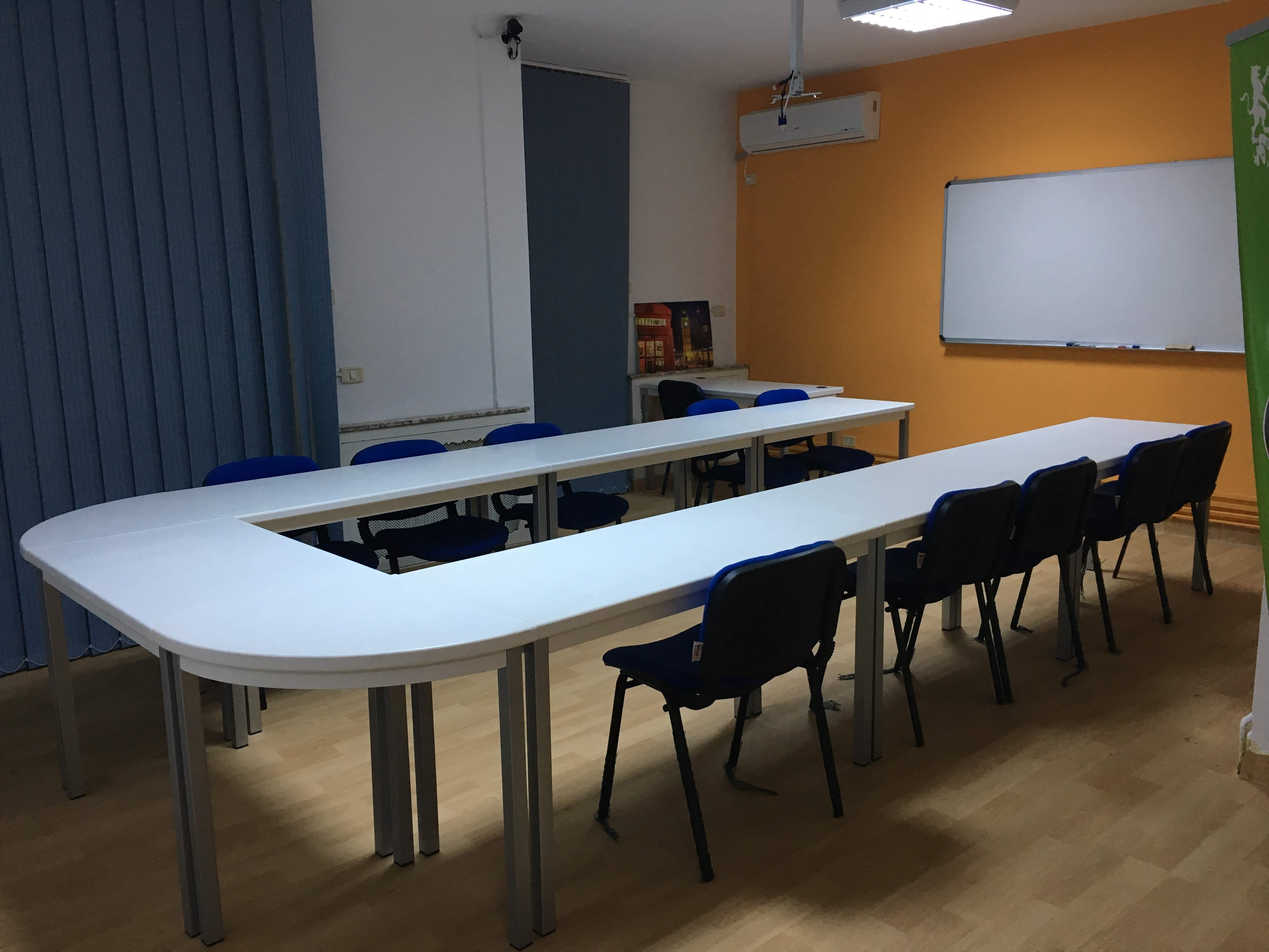 Bab Souika Bab El Assel Location Appart. 4 pices Bureau meubl centre formation ou medical