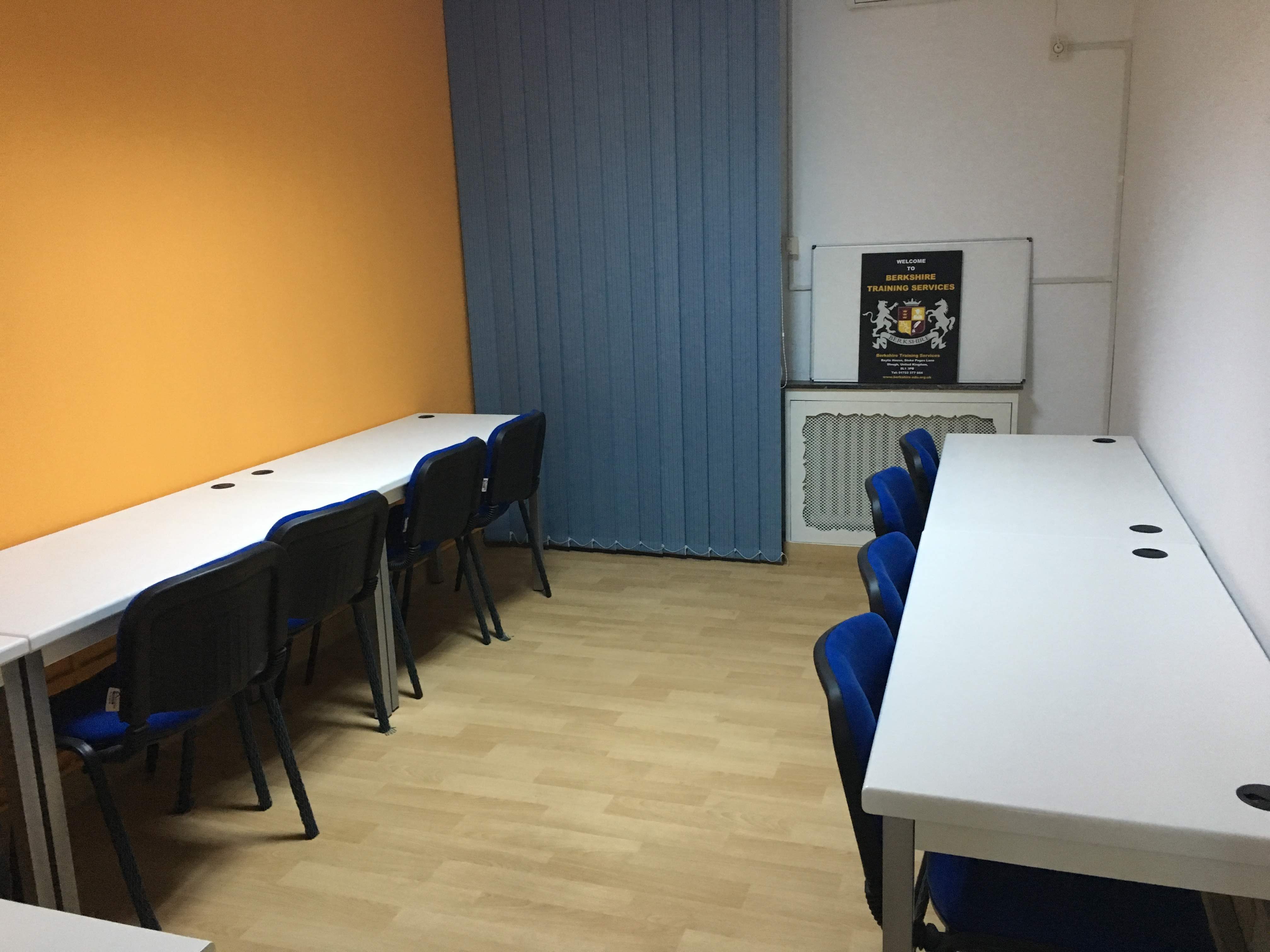 Bab Souika Bab El Assel Location Appart. 4 pices Bureau meubl centre formation ou medical