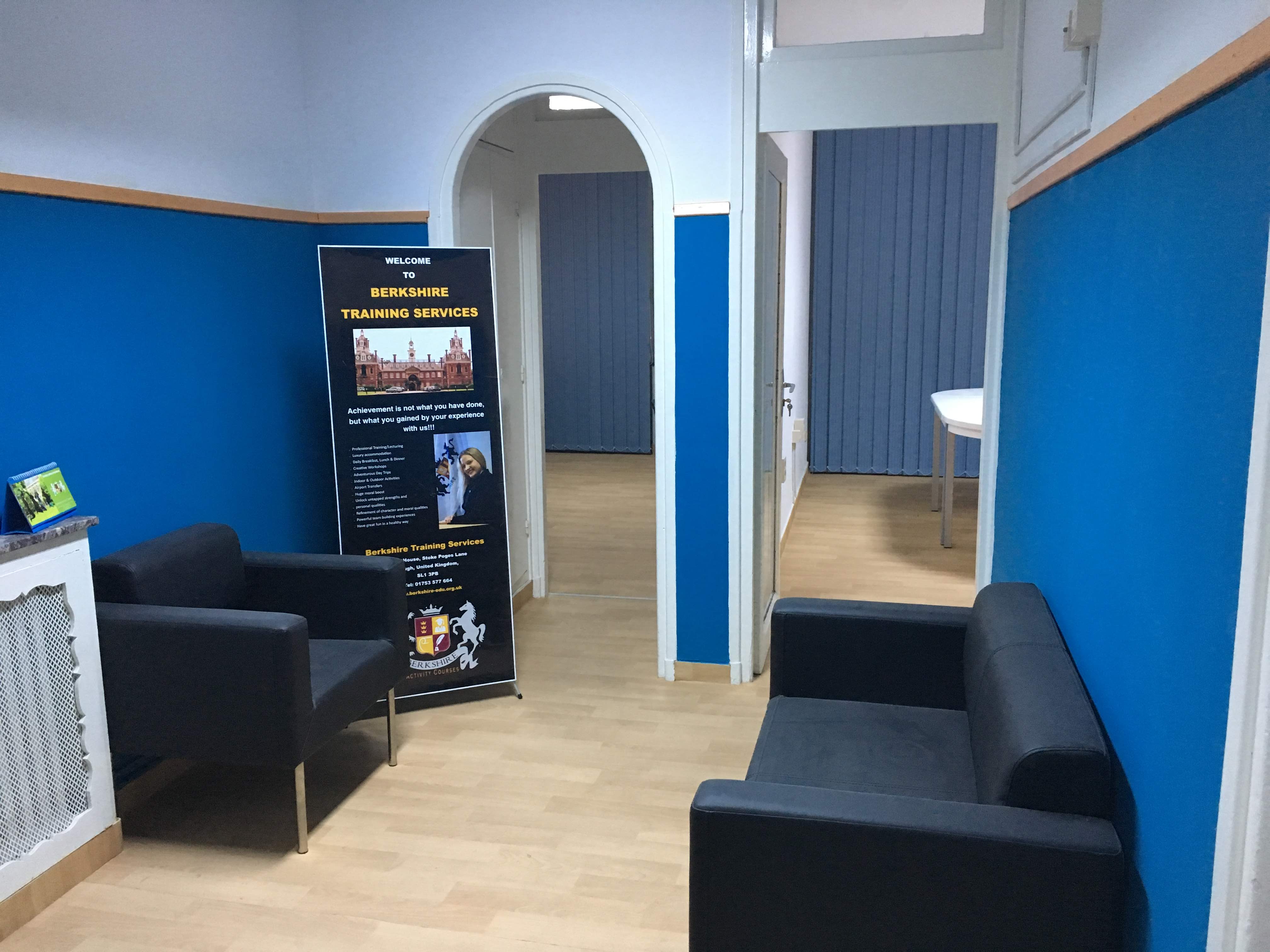 Bab Souika Bab El Assel Location Appart. 4 pices Bureau meubl centre formation ou medical