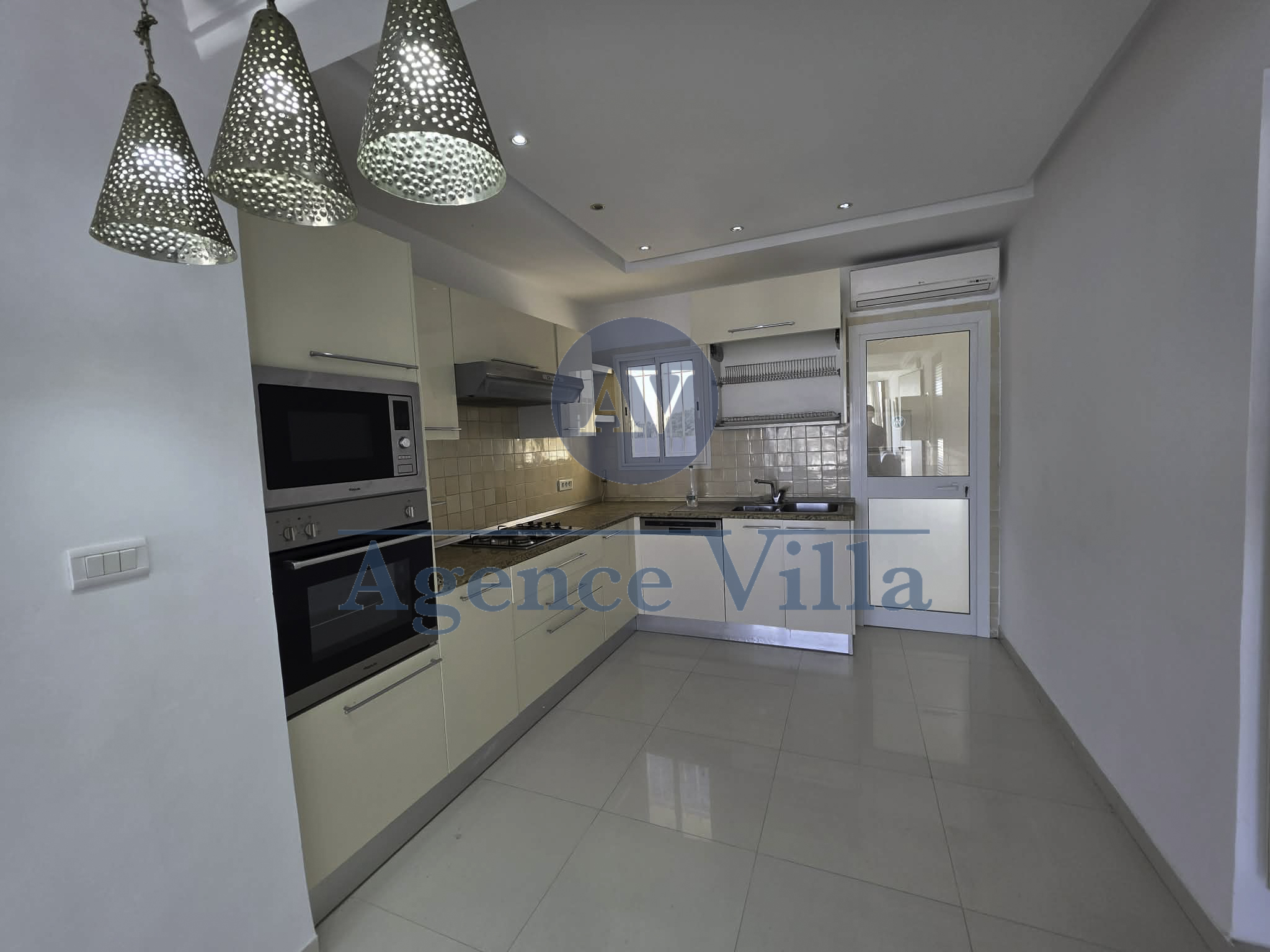 La Marsa Gammart Location Appart. 3 pices Un appartement s2 vue mer  gammarth