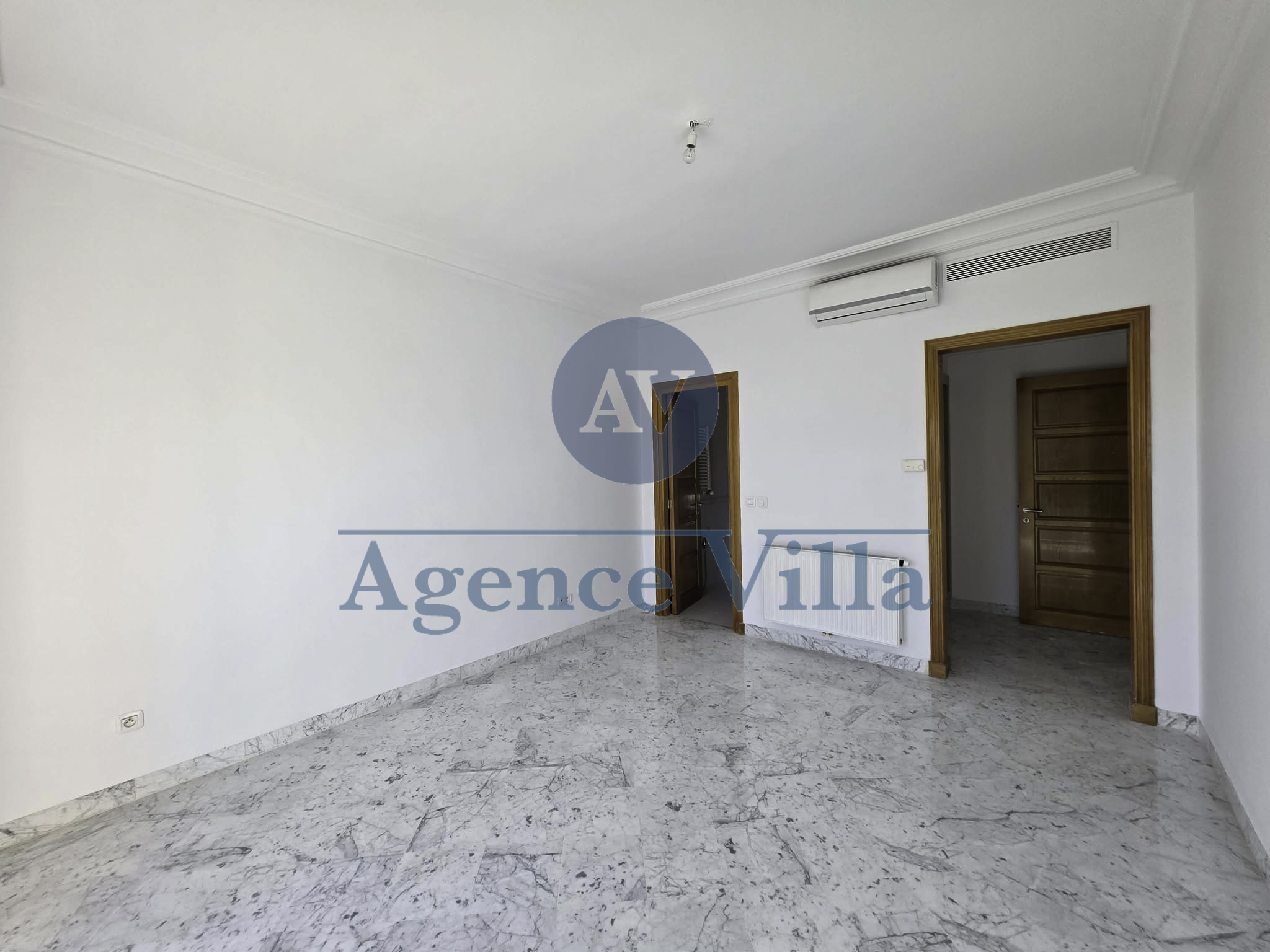 La Marsa&nbsp;Berge Du Lac&nbsp;Location&nbsp;Appart. 4 pi�ces&nbsp;Un appartement s3 au lac2